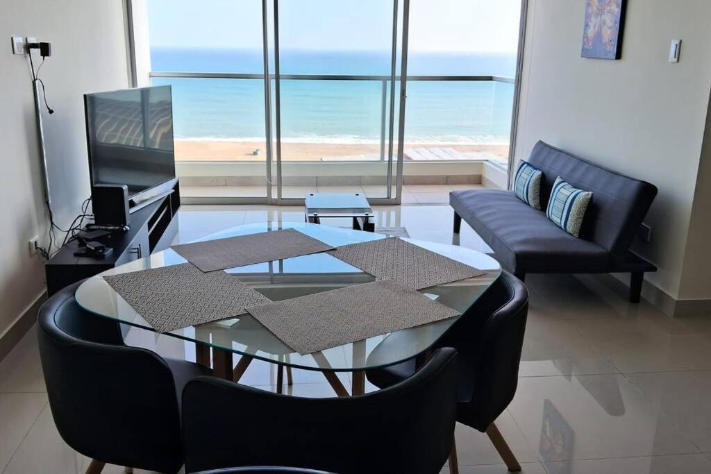 Apartamento De Estreno Con Balcon Frente Al Mar. Lima Exterior photo
