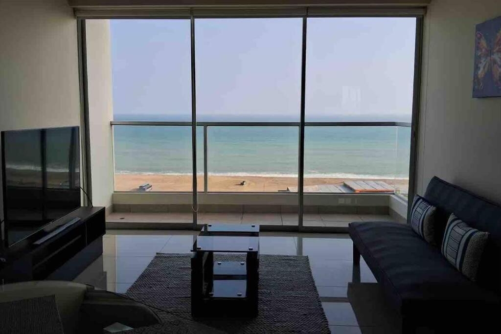 Apartamento De Estreno Con Balcon Frente Al Mar. Lima Exterior photo